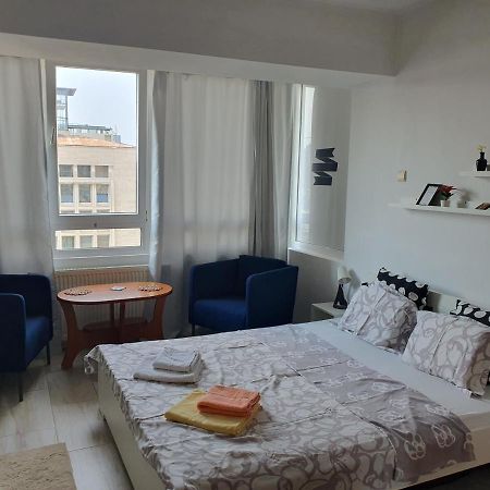 Calea Victoriei Studio Bucharest Luaran gambar